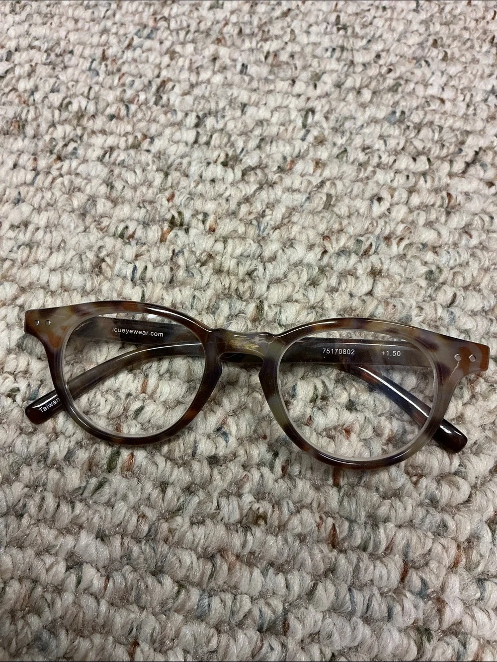 ICU eyewear. Tortoiseshell Reading Glasses with Gold Case. +1.50